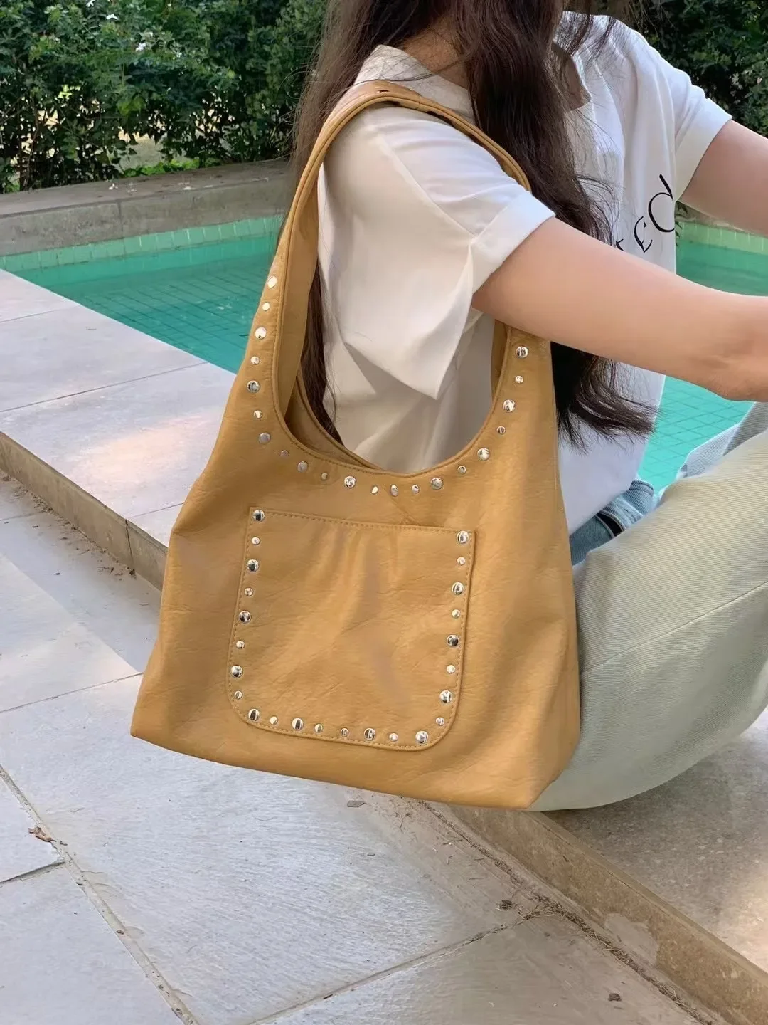 

Vivi модные сумки из искусственной кожи с заклепками в стиле панк, женская повседневная роскошная дизайнерская сумка-тоут, кошелек