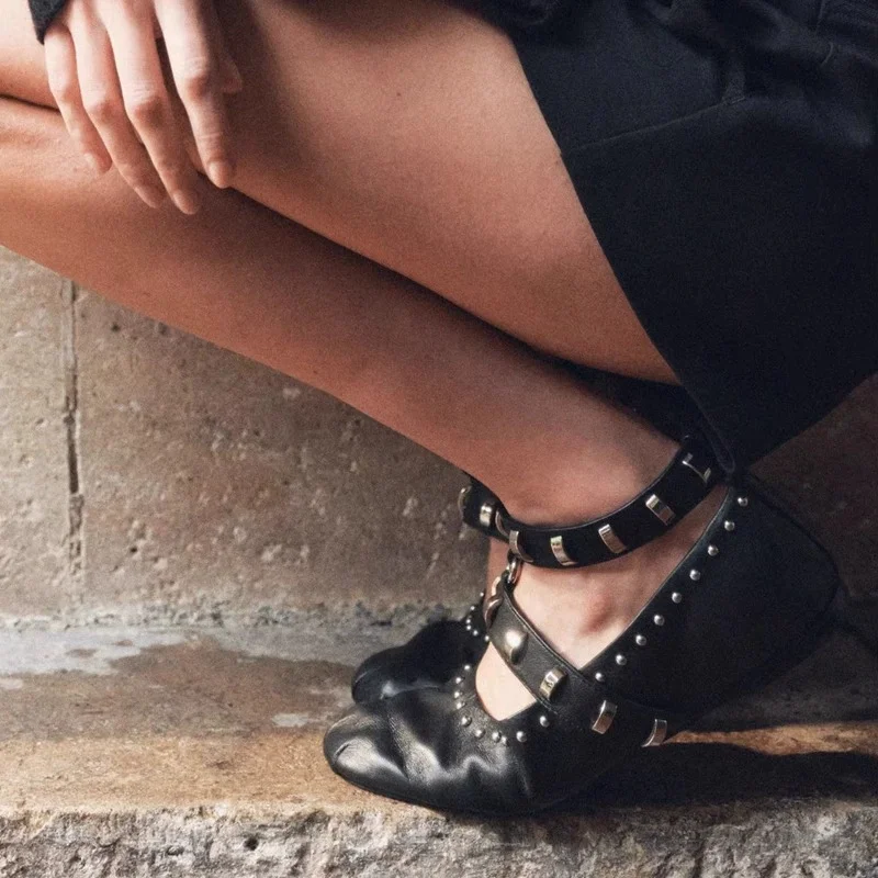 Spring And Autumn New Style Retro Rivets Women Single Shoes Fashionable Round Toe Versatile Ballet Shoes Mature Femme Flat Shoes