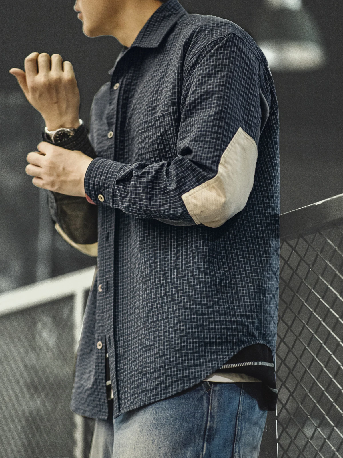 

Maden American Retro Bubble Cloth Long Sve irt Воротник Сращивание Мужская весенняя верхняя одежда Молодежный тренд Полиэстер Вискоза Смесь