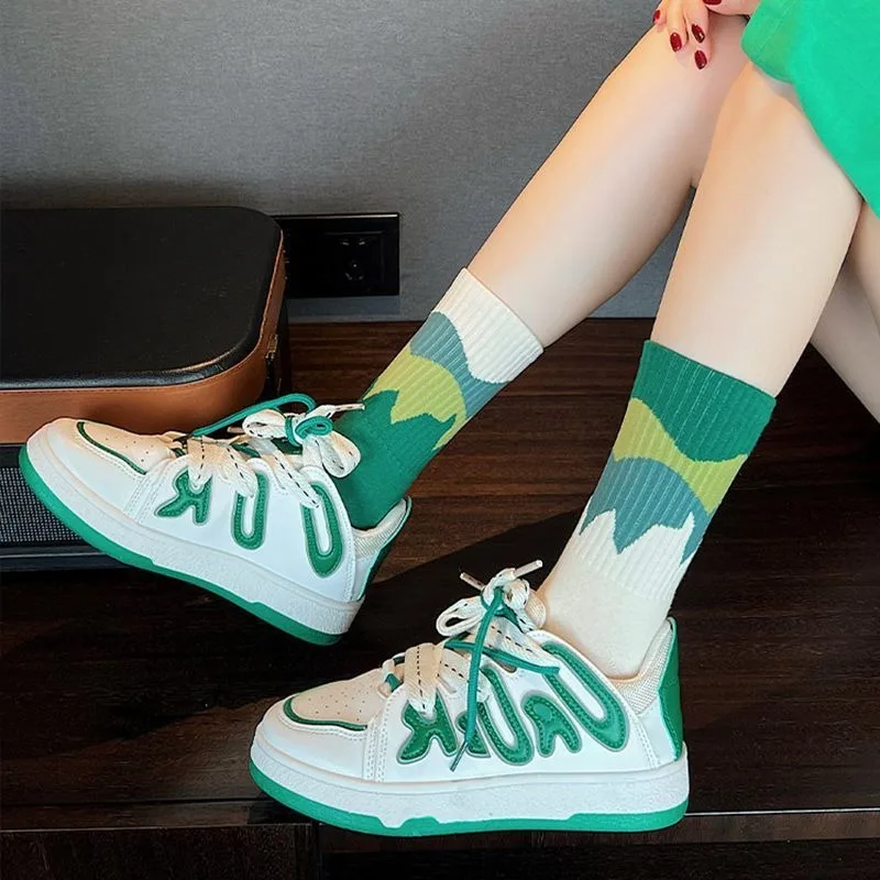 New Fashion Asymmetrical Socks for Unisex Couple Creative Trend Middle Tube Sock Color Matching Street Personality Sports Socks