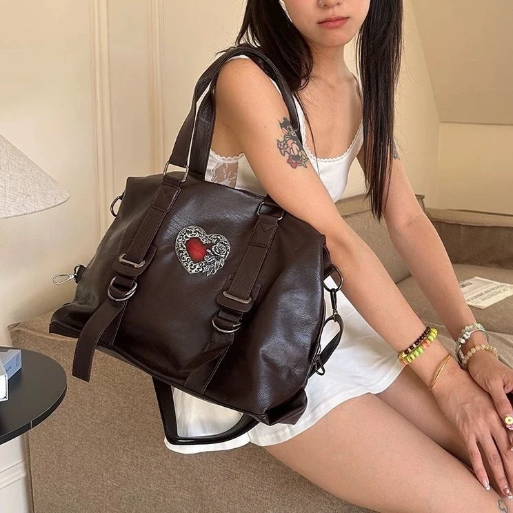 

Новая женская сумка-тоут Academy, большая вместительная модная пригородная сумка Y2K на одно плечо, наклонная сумка через границу, сумка для отдыха, чистая C...