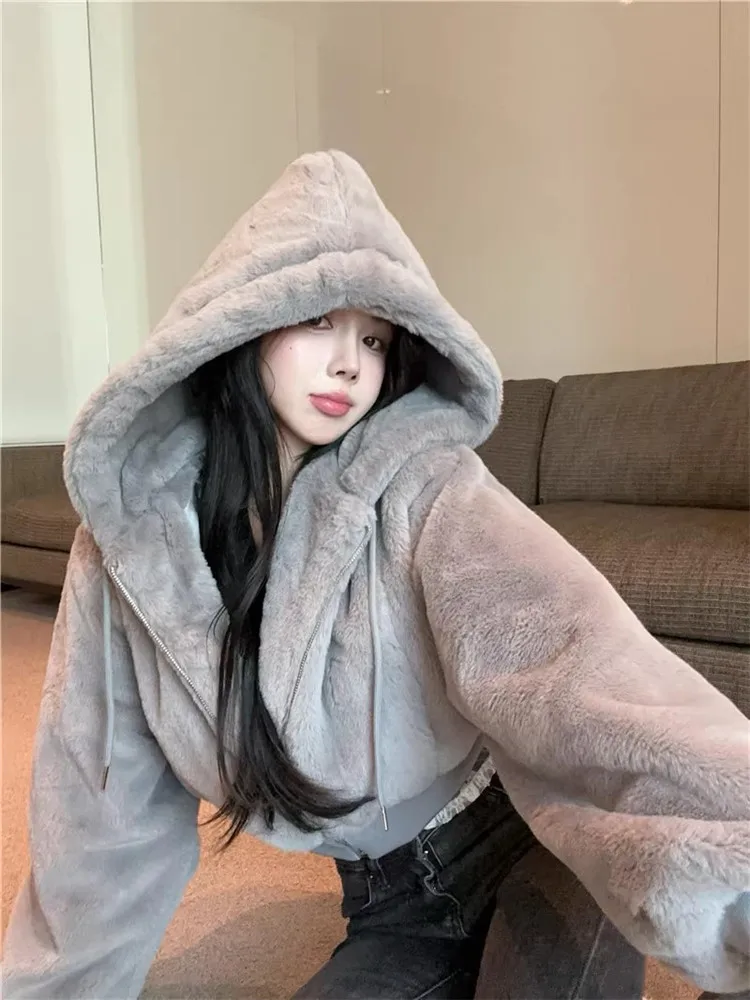 

Бежево-серая женская зимняя утепленная короткая куртка из искусственного меха норки с капюшоном на молнии, с рукавами-фонариками, повседневный свободный теплый кардиган