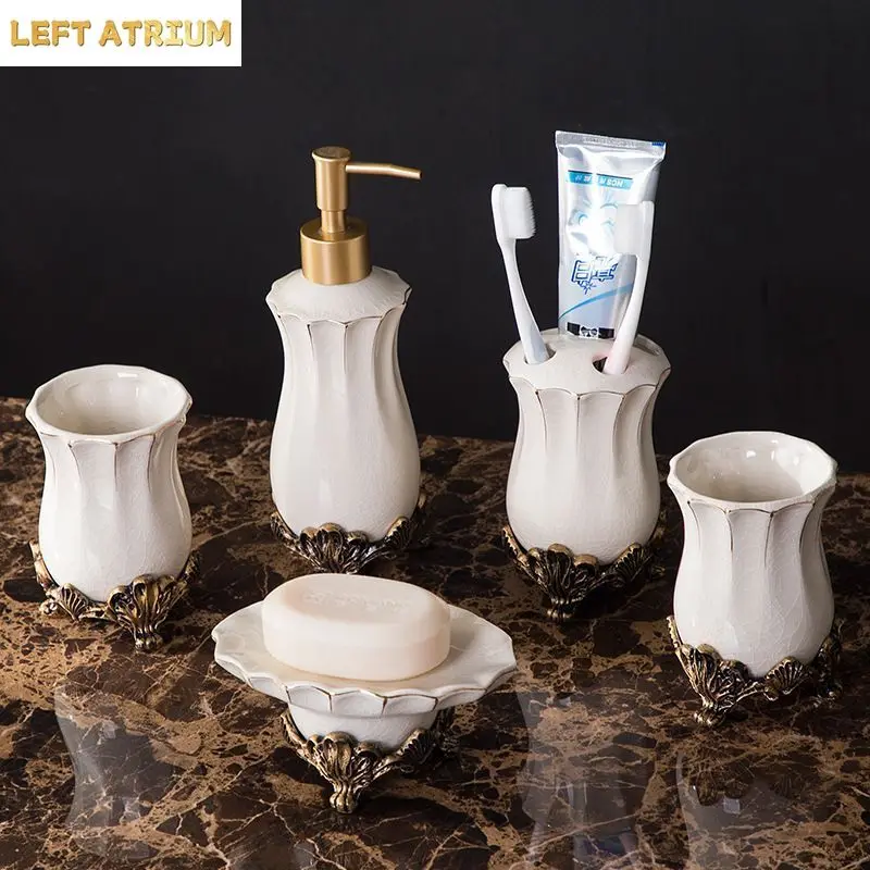 European-style White Porcelain Lotion Bottle Rinsing Cup Toothbrush Holder Bathroom Accessories Vintage Palace Soap Dispenser