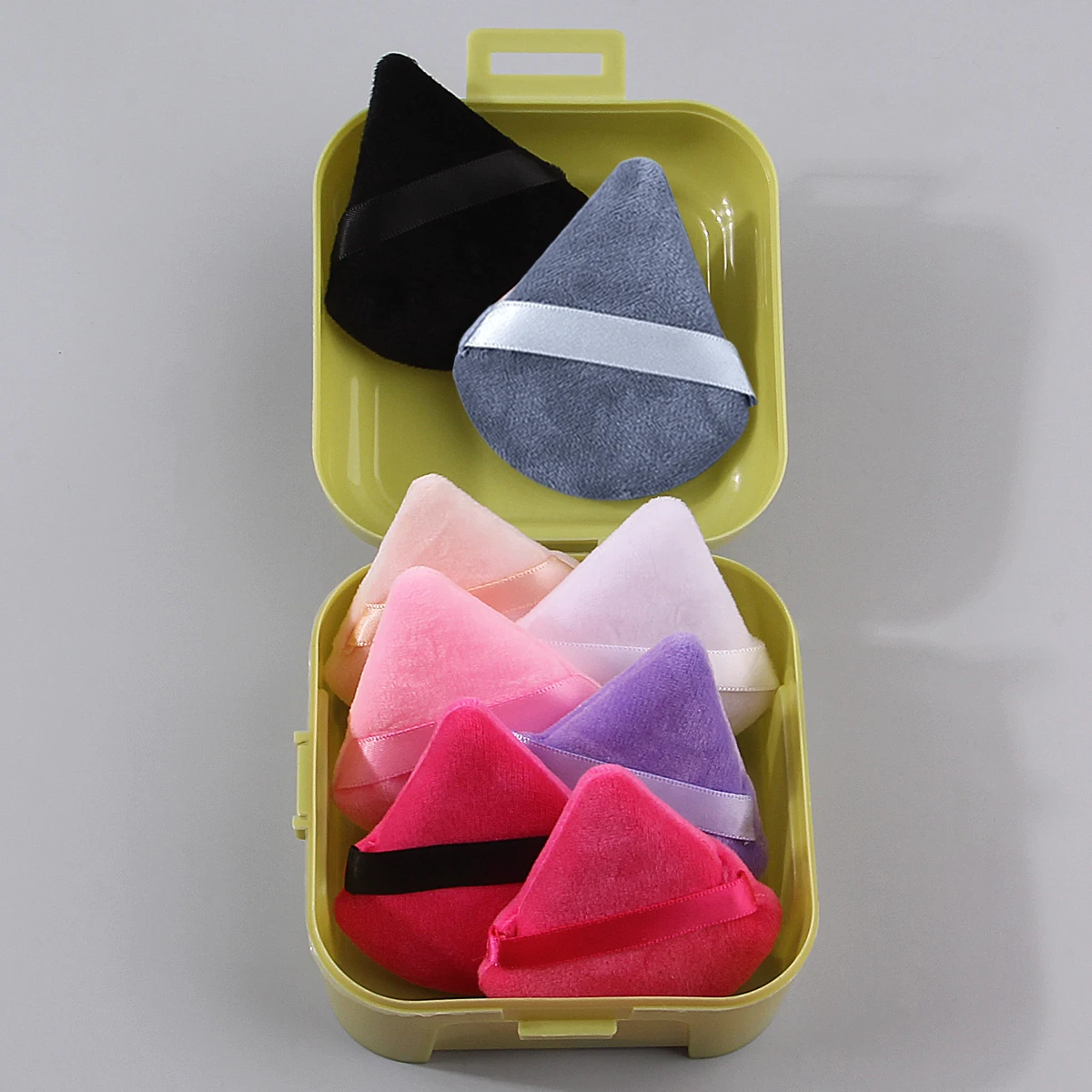 8 STKS multi-color super zachte massaal driehoekige poederdons set make-up tools komen met een 1 STKS grote capaciteit opbergdoos