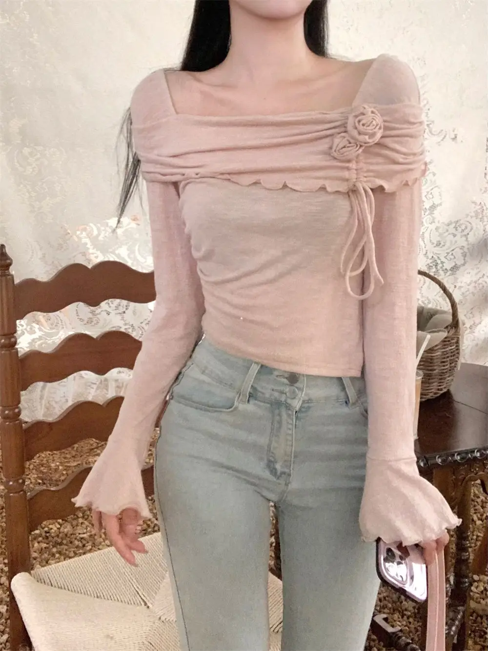 French Chic Three-dimensional Rose Design T-shirt Women\'s New Short Style Slim Fit Western-style Long Sleeved Top