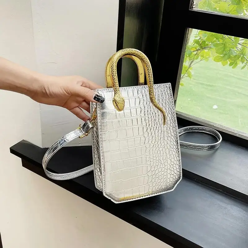 

2024, роскошная женская сумка с узором аллигатора, брендовая квадратная сумка через плечо, модная сумка-ведро с 3D змеиной ручкой, вечерняя сумка