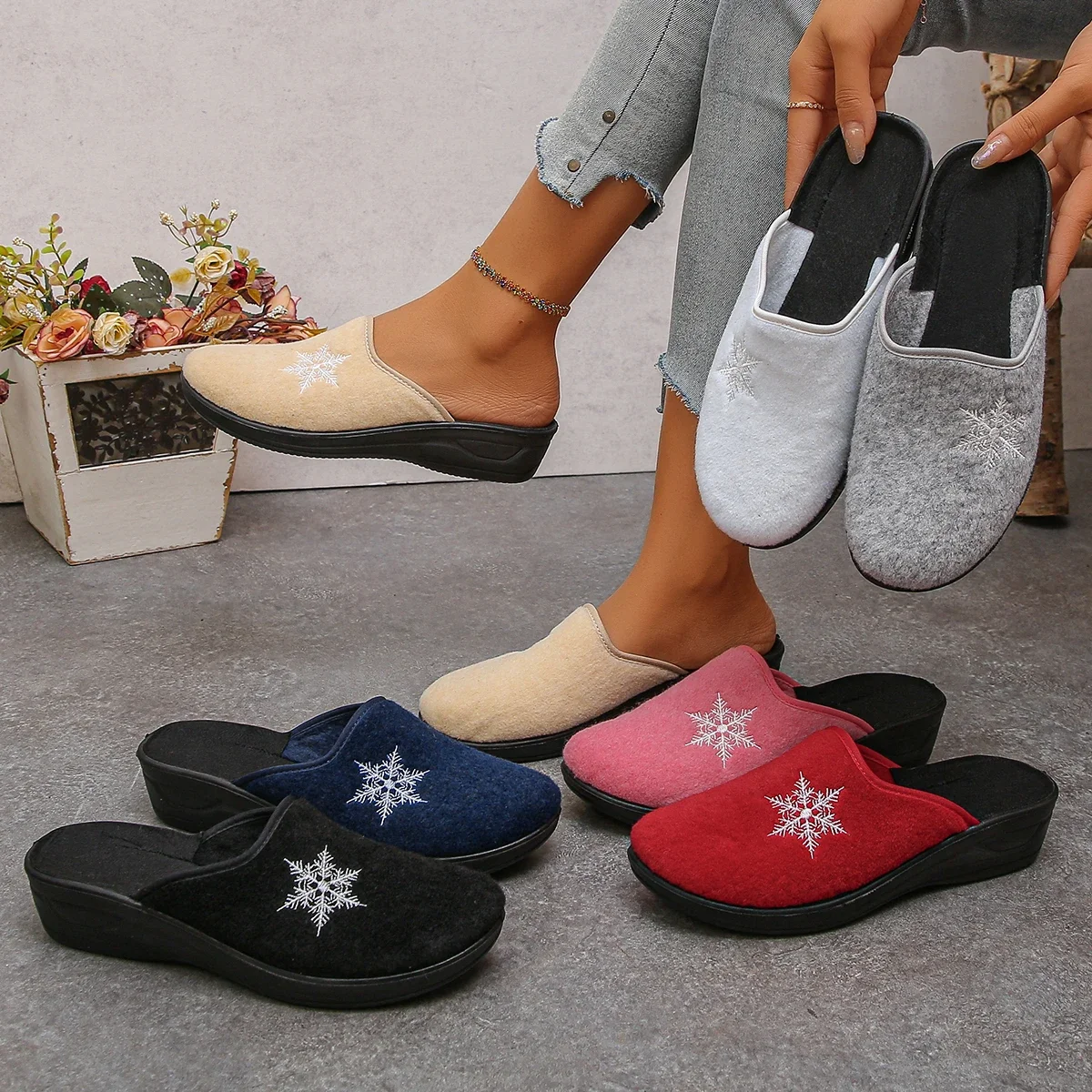

Women Casual Elegant Slippers Home Flat Designer Shoes Women Fashion Winter Platform Warm Slippers Large Size Slides Women