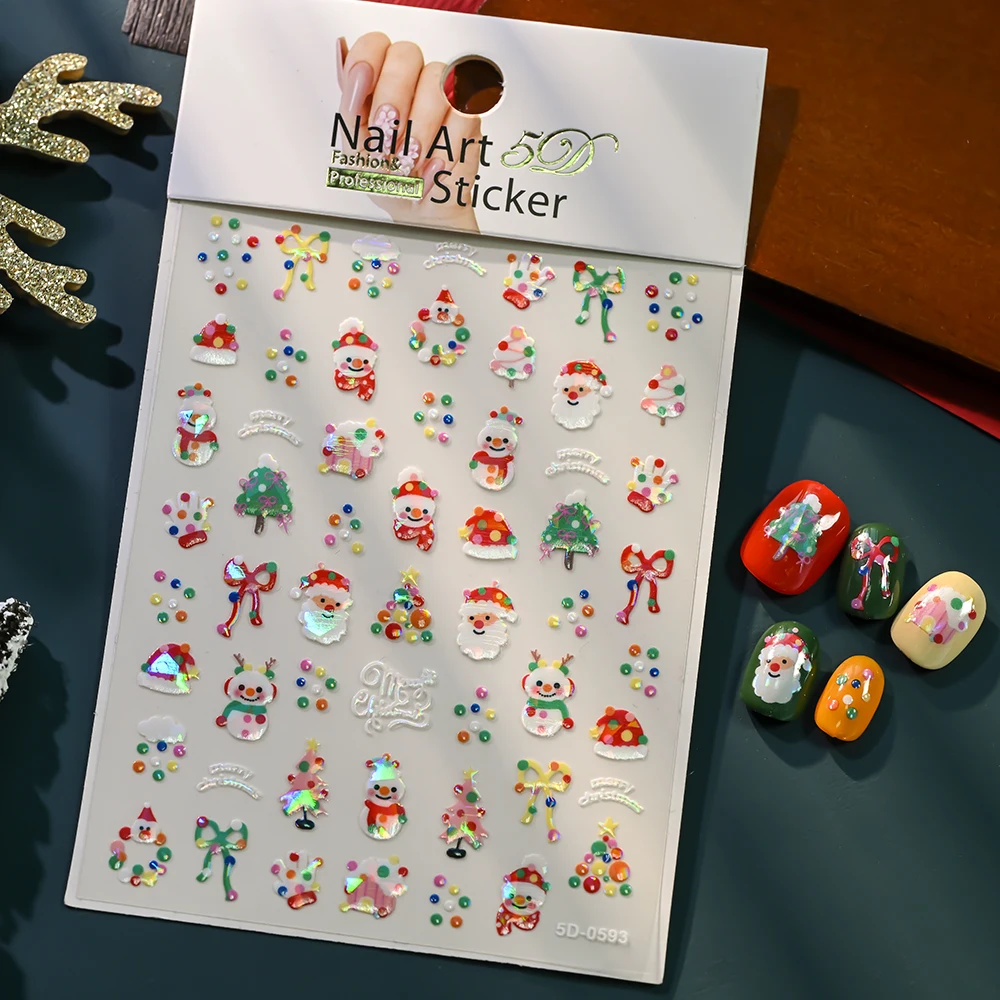 新しいクリスマス5Dレリーフネイルステッカー、自己粘着グリッター、クリスマスのクマ、ツリー、雪だるま、リース、ホリデーデカール、クリスマスステッカー
