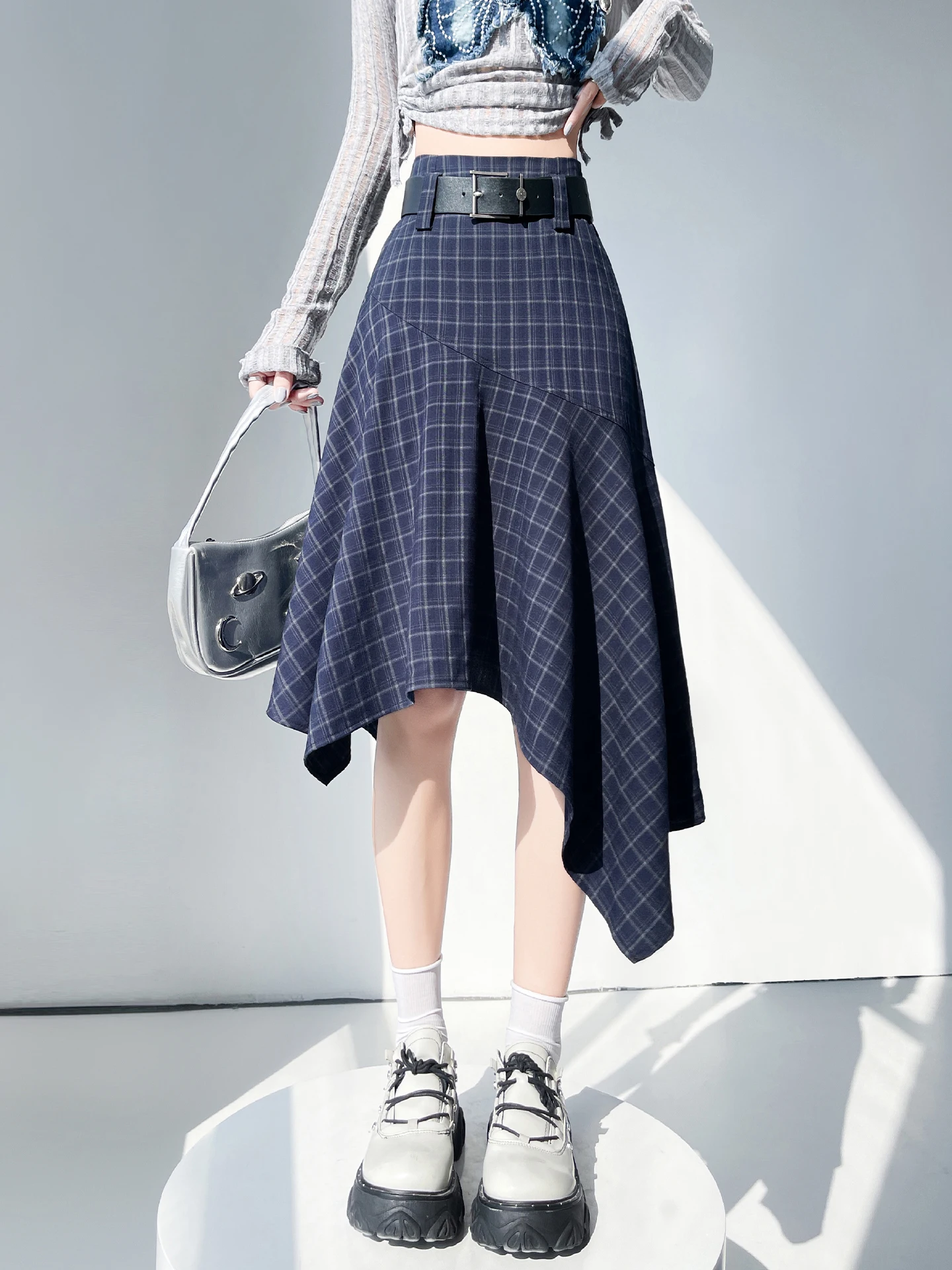 

Ретро-юбка миди в клетку с асимметричным подолом и завышенной талией, А-силуэт, для женщин, весна-лето, новая коллекция, стройнящая, средней длины