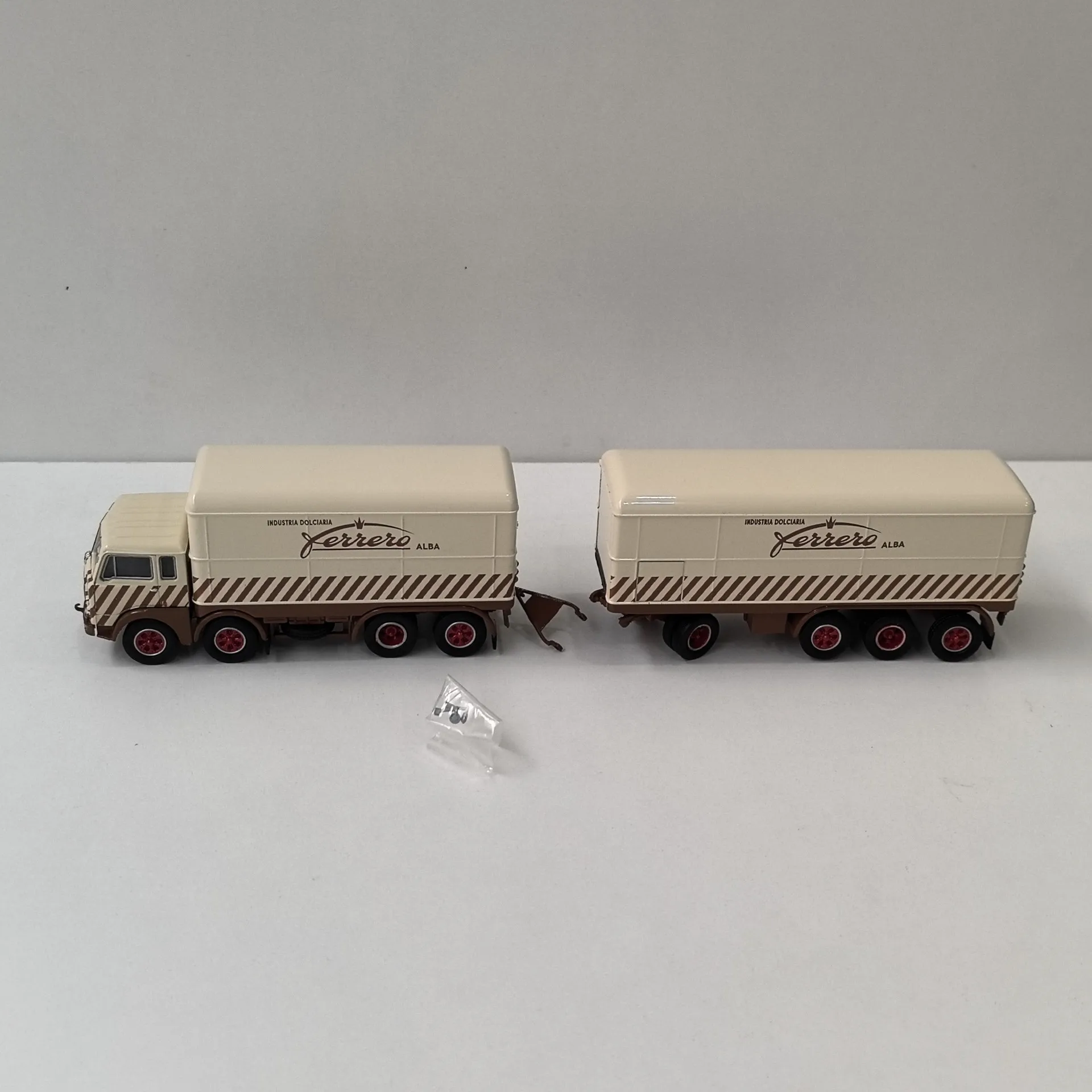 Diecast BREKINA 1/87 Scale HO FIAT 690 Millepiedi Fiat Transport Car Model Plastic Material Car Model Collectible Toy Gift