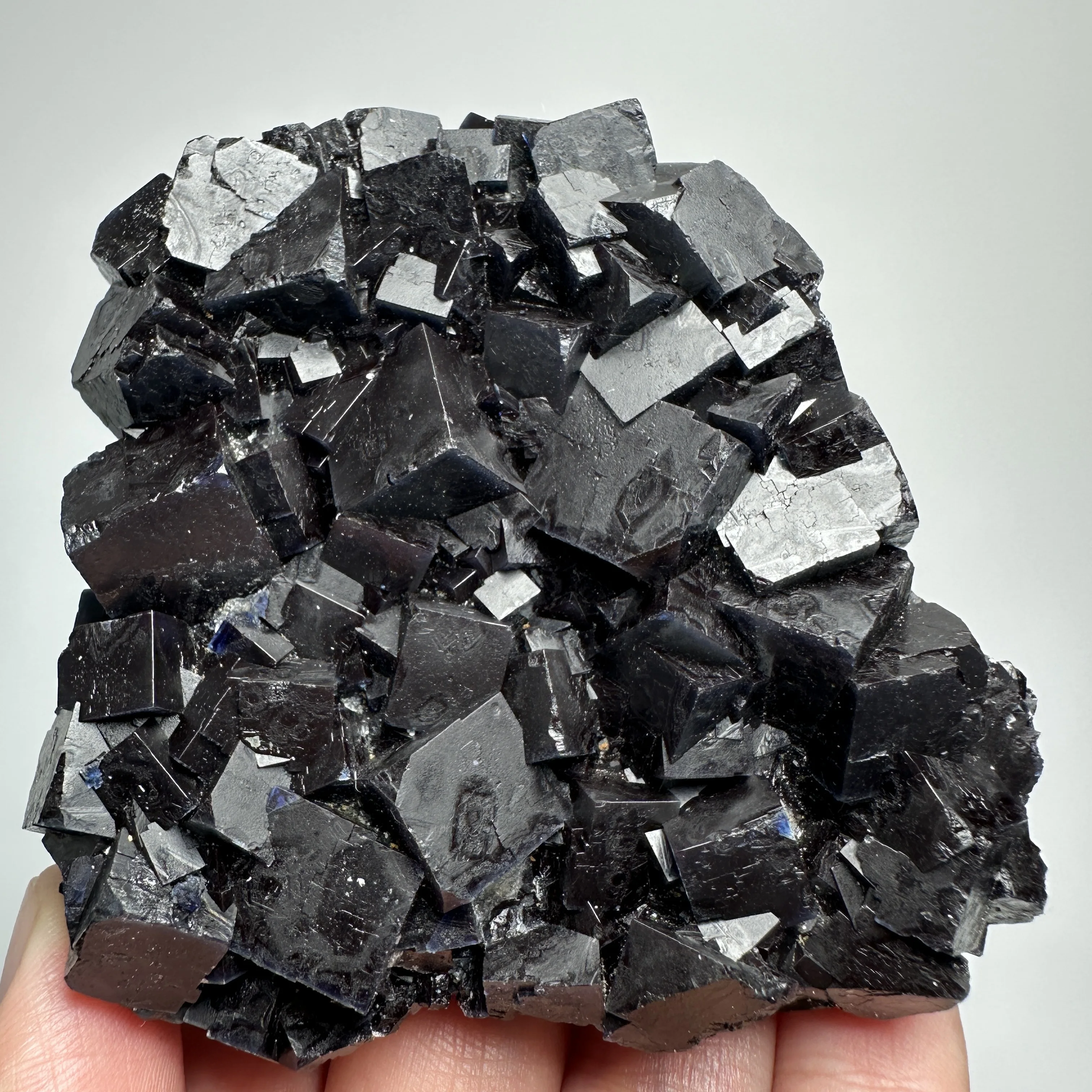Natural fluorite Pakistan black rose fluorite specimen red light rough mineral crystal quartz healing stone home decoration