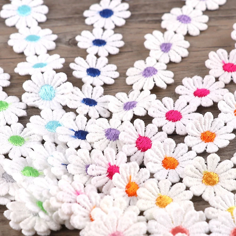 

Cute 1 Yard 2.5CM Embroidered Daisy Lace Flowers Dress Clothing Collar Hats Clips Headband Sewing Trimming Decor Accessories