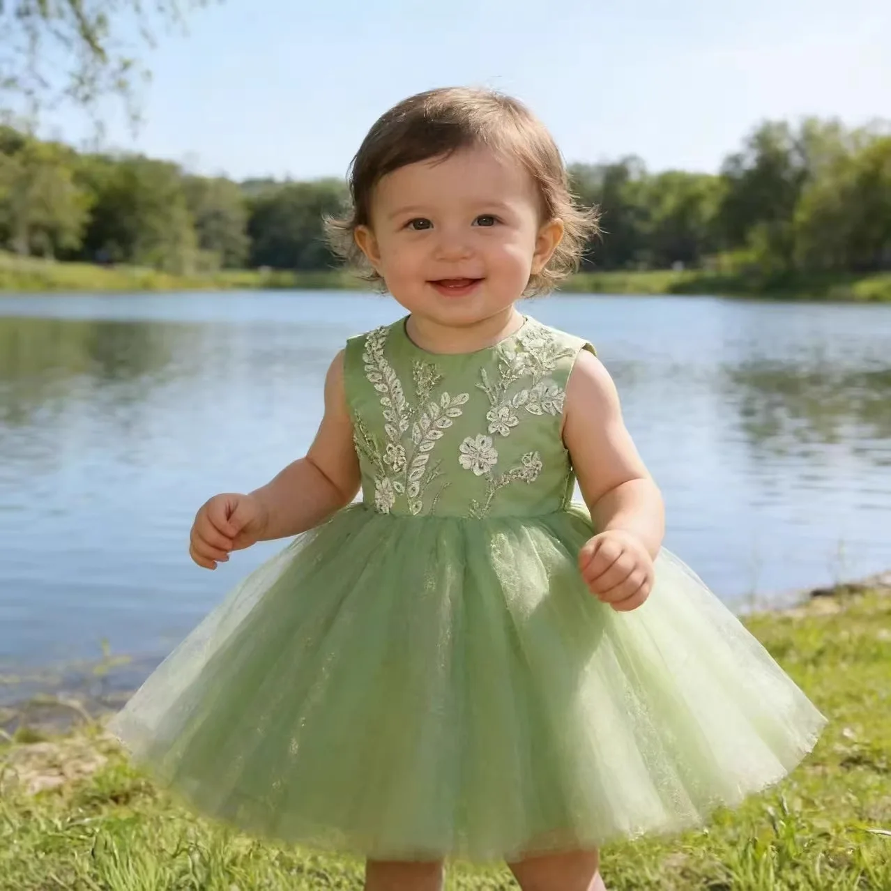 Maßgeschneidertes Blumenmädchenkleid Hochzeitskleid Geburtstagsfeier Festkleid Ärmellos Besticktes Tüll-Babykleid فساتين اطفال