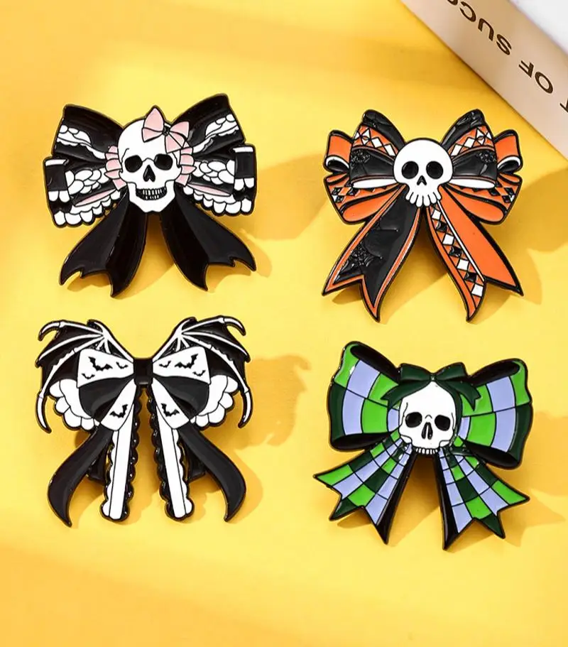 Halloween White Skull Brooch, Cute Cartoon Butterfly Bowtie Horror Element Metal Badge Accessories