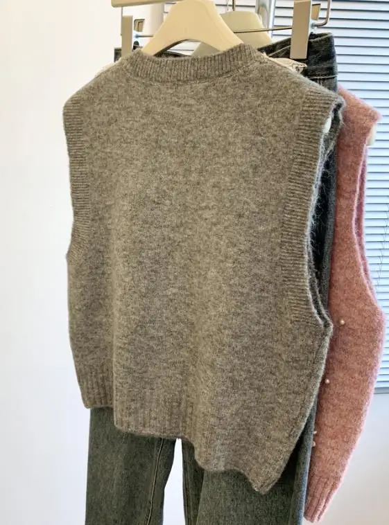 2025 Autumn and Winter Elegant New Fashion Casual Vacation V-Neck Woolen Vest Sweater Pullover Tops Women's Clothing