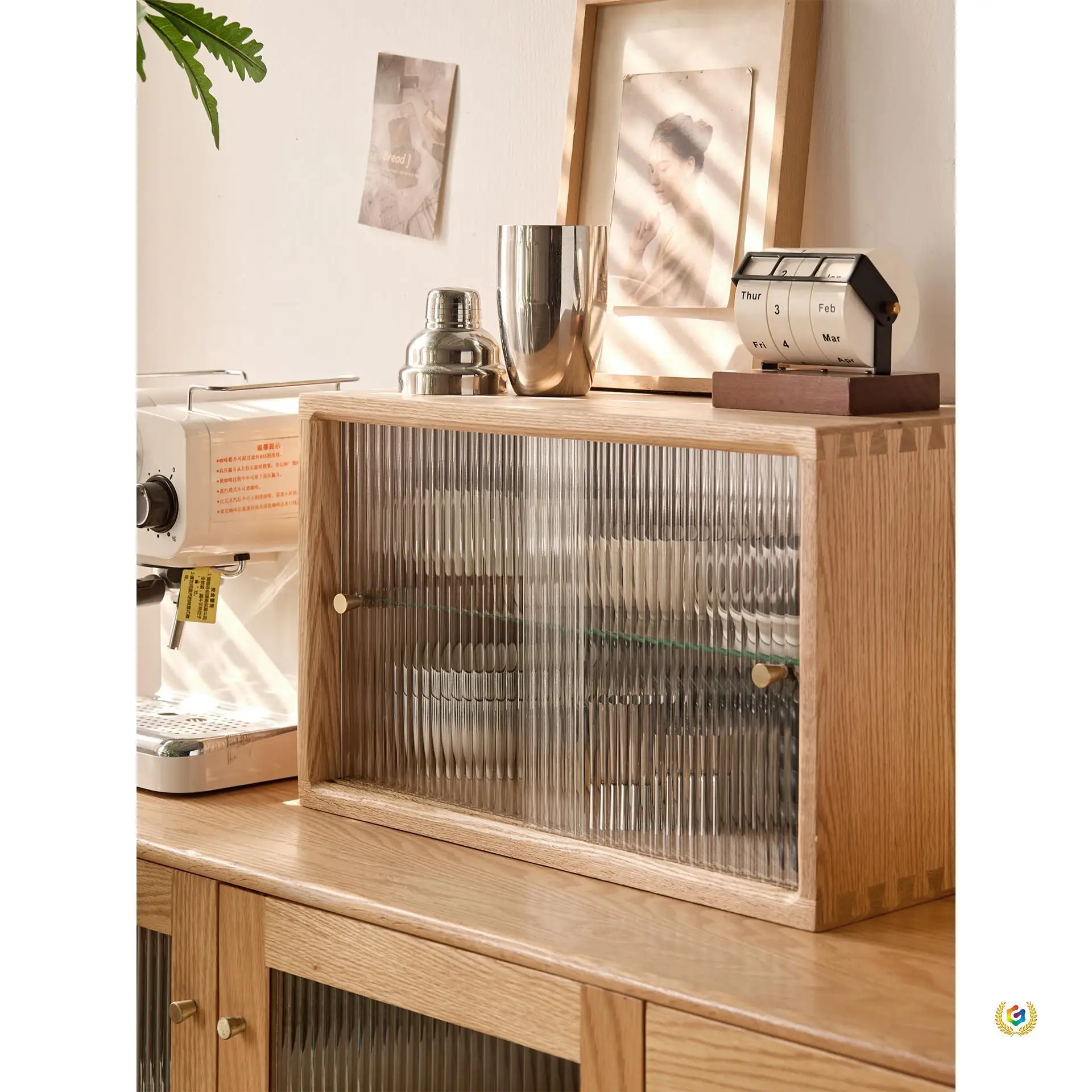 Shelf All solid wood sliding door Dust-proof teacup storage rack Small side cabinet shelf
