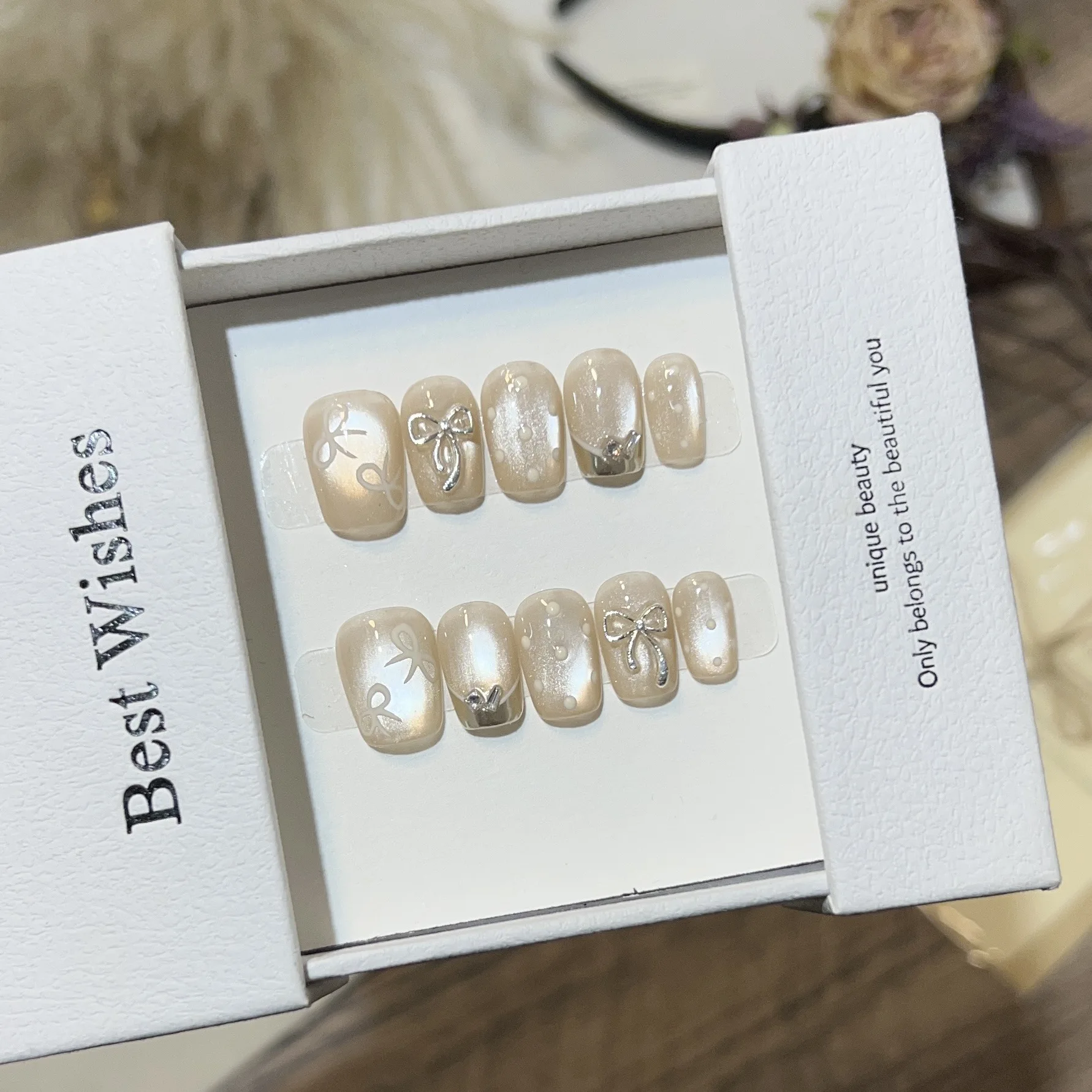 Cat's Eye Fragrant Wind Wear Nail Short Premium Atmosphere Light Bulb Cat's Eye Nail Art Hand Painted Bow Magic Mirror French
