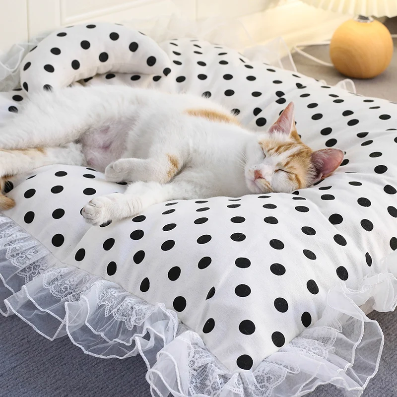 Cute Princess Pet Bed Lace Cat Dog Bed Soft Cat Sofa Bed Suitable for Cats and Dogs