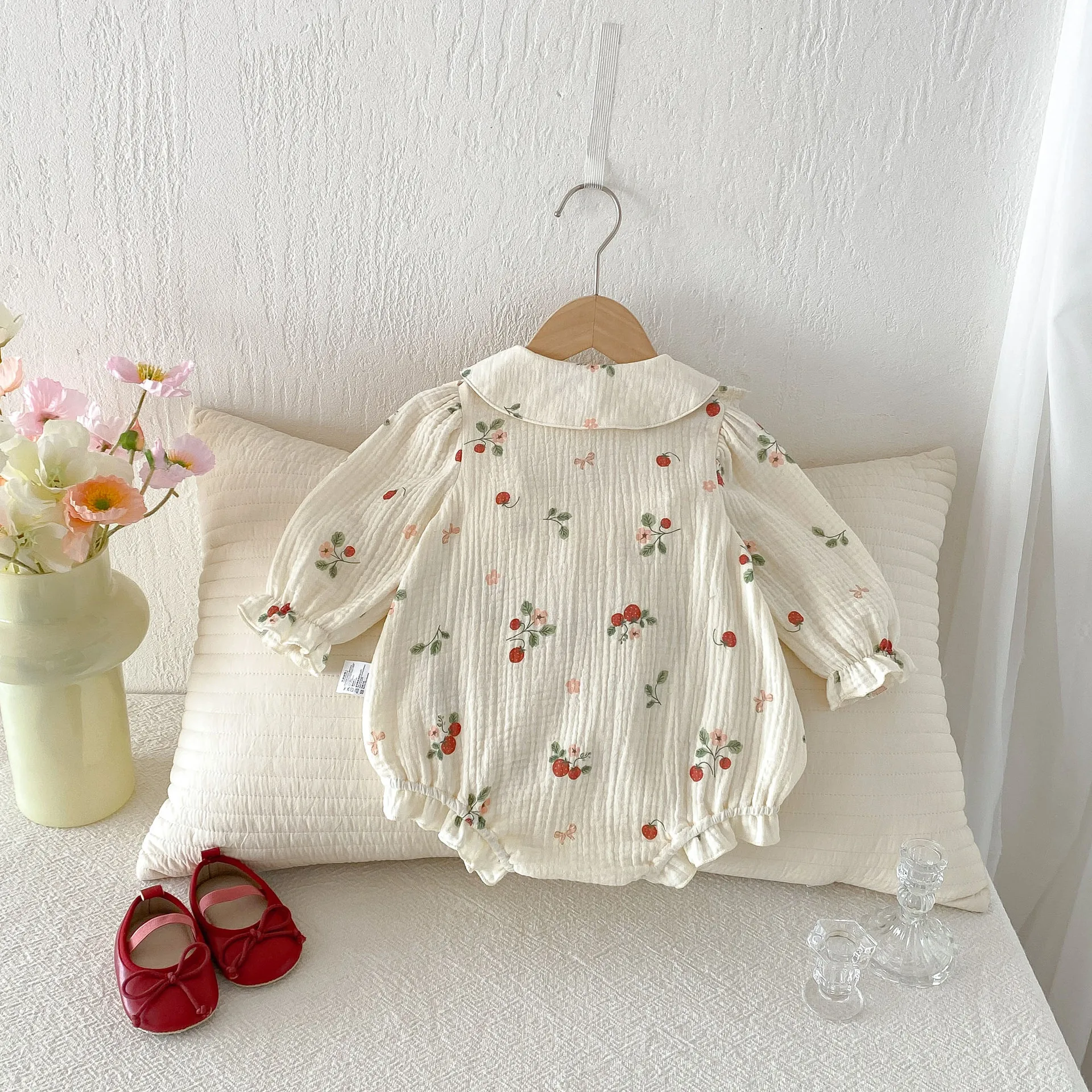 New Infant Girls long Sleeve lantern Strawberry Romper ,  Newborn Princess Kids Cute Party Birthday Clothes   0-2 T