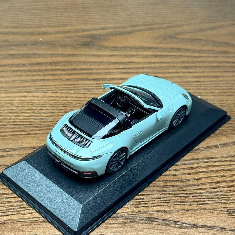 Minichamps 1/43 Bilancia 911 992.2 TARGA 4 GTS Modello di Auto in Lega Collezione Statica Decorato Regali di Festa Giocattoli Regalo di Souvenir