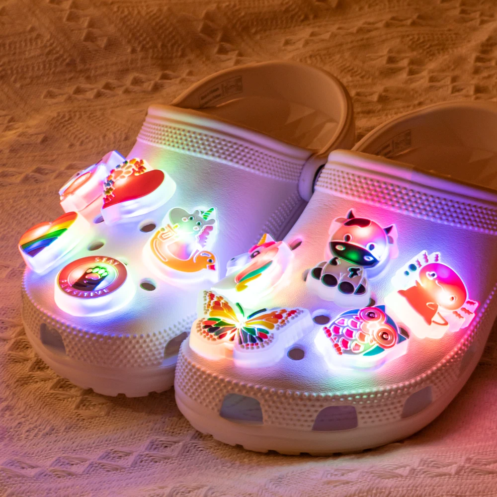 1pcs LED Funny Animals Shoes Charms Heart Shell Clouds Luminous Shoe Decorations Salamander Squid Owl Accessories for Kids Gift