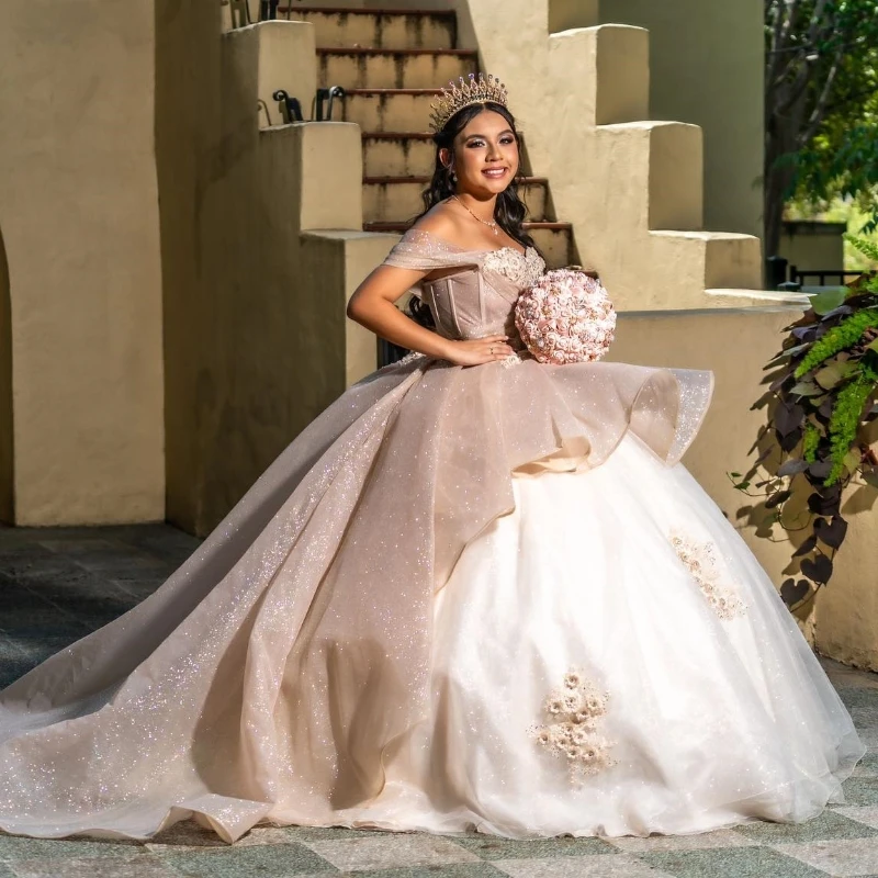 Vestido De quinceañera escalonado con tirantes finos, Vestido De baile Sexy, apliques De cristal ostentosos, corsé plisado De encaje, 15 años