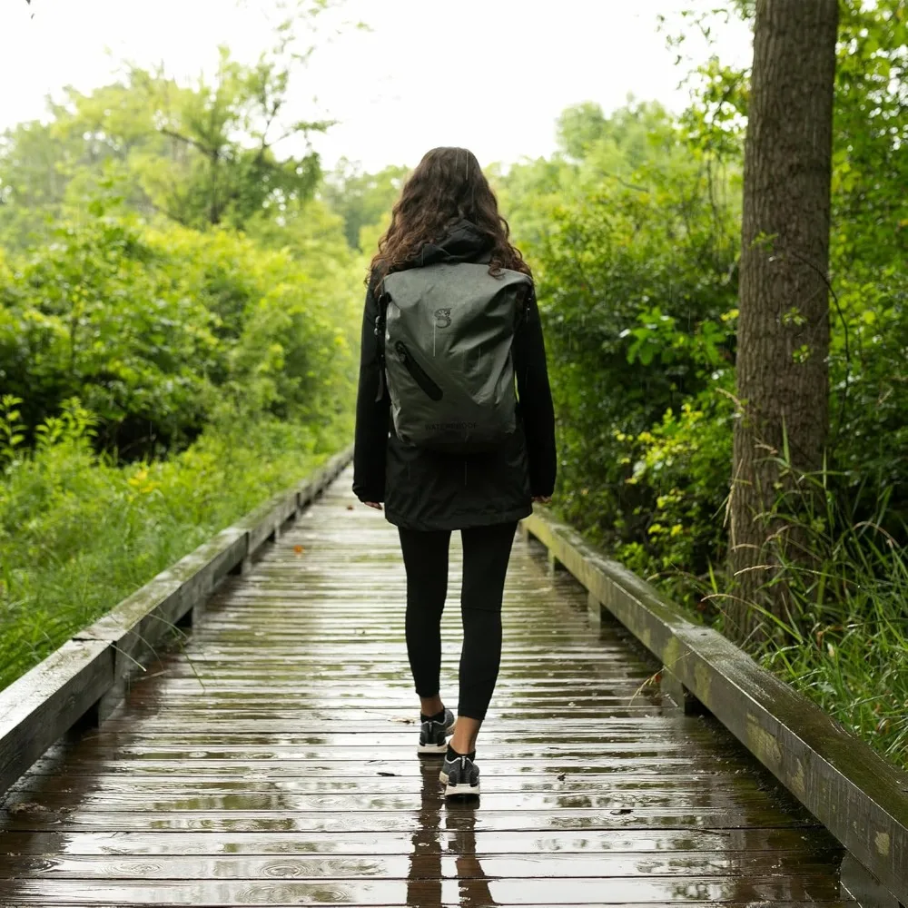 Wodoodporny plecak turystyczny 30L - lekka torba outdoorowa do podróży i aktywności wodnych