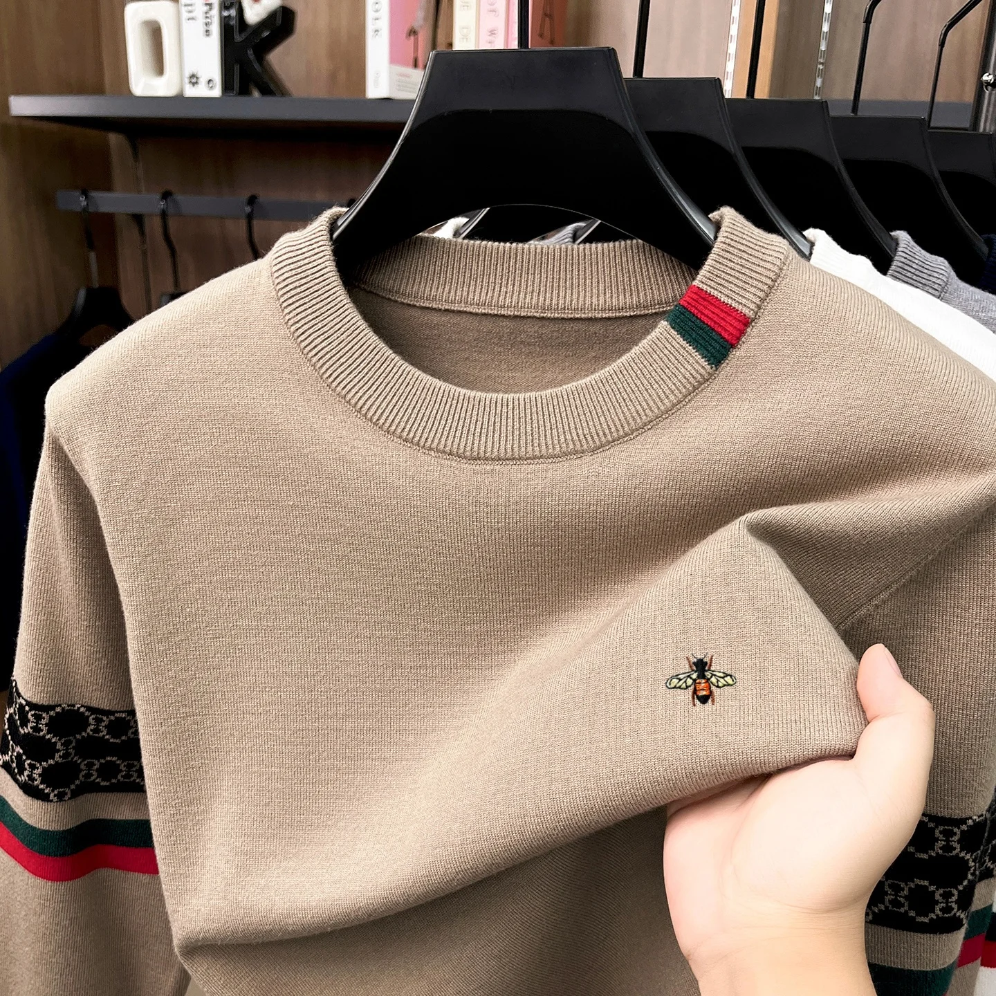 Fashion bee embroidery men's sweater high-end brand soft comfort new striped round neck autumn winter casual knitted pullover