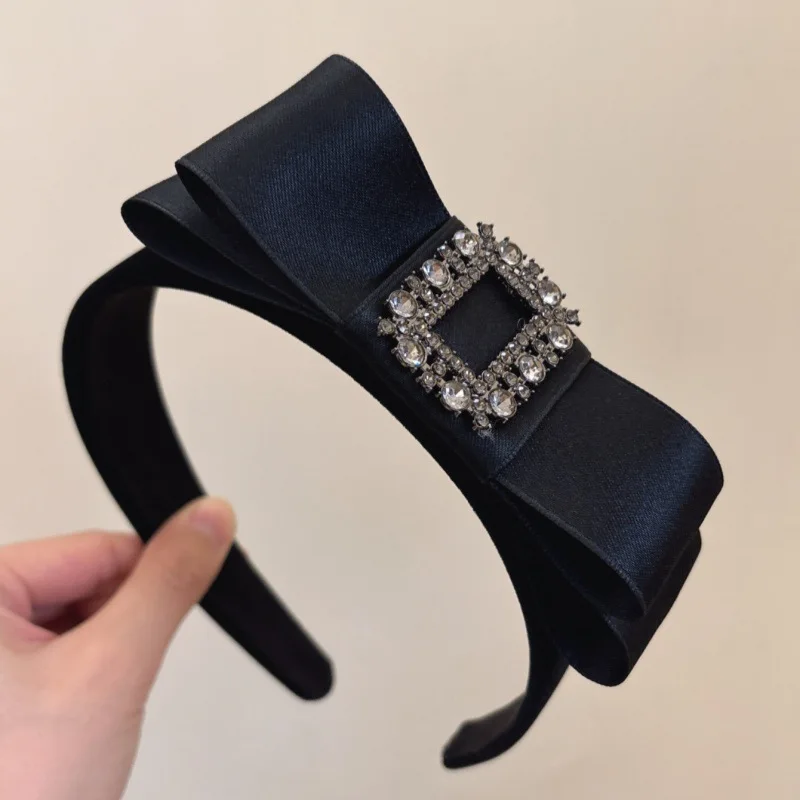 Koreańskie akcesoria do włosów Wysokiej klasy tkanina Art Bow Spring Clip Czarny aksamit Rhinestone Opaska na głowę Temperament Damskie nakrycia głowy — zdjęcie 4