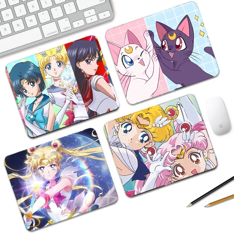 Alfombrilla de ratón Sailor Moon Kawaii, alfombrilla pequeña para escritorio, protector de muñeca, decoraciones bonitas, alfombrilla de ratón para deportes electrónicos, regalos para fiestas de cumpleaños