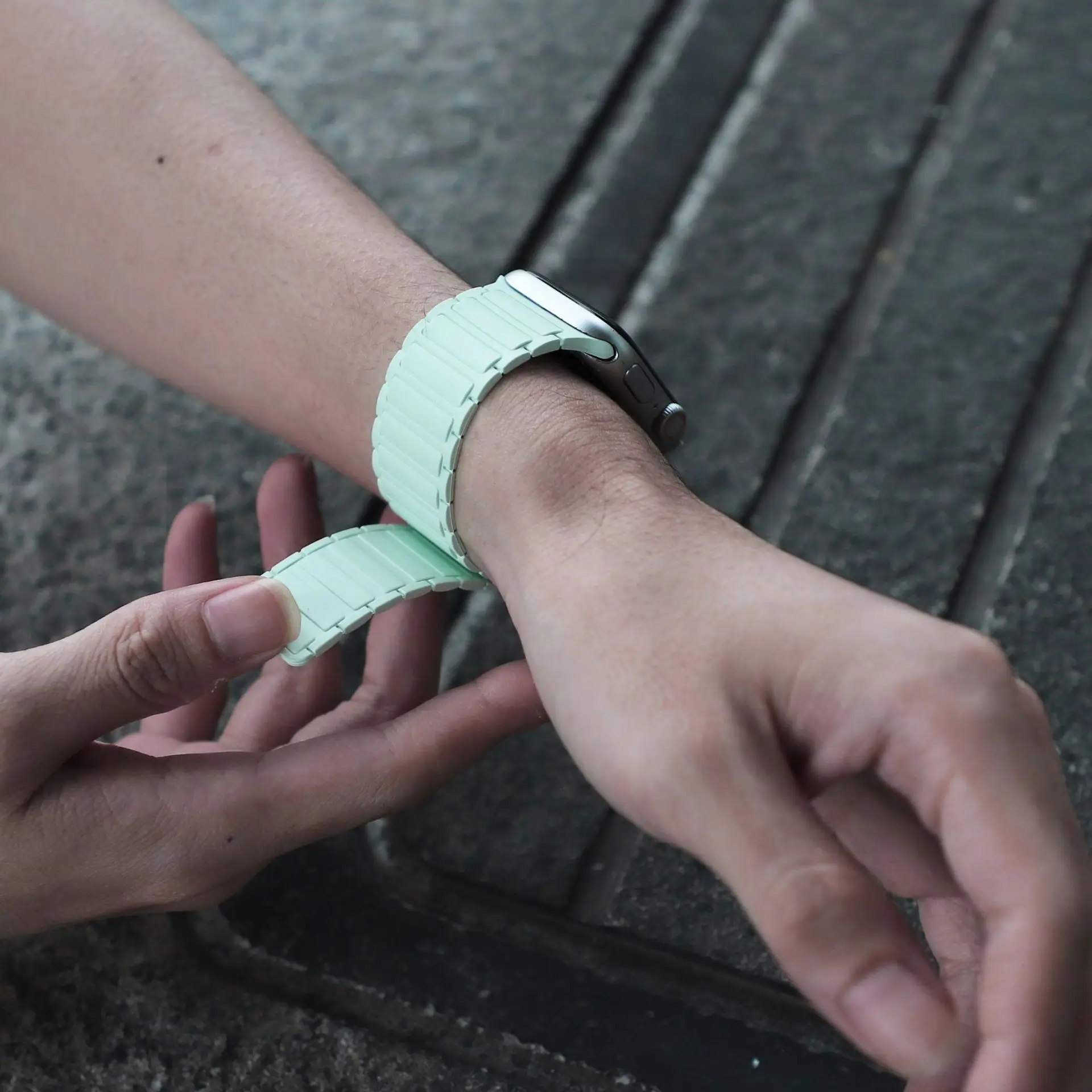 2 Pack Magnetic Loop for Apple Watch Band 44mm 40mm 45mm 41mm 46mm 42mm Bracelet iWatch Series 10 9 8 7 6 5 4 SE Ultra 2 Strap