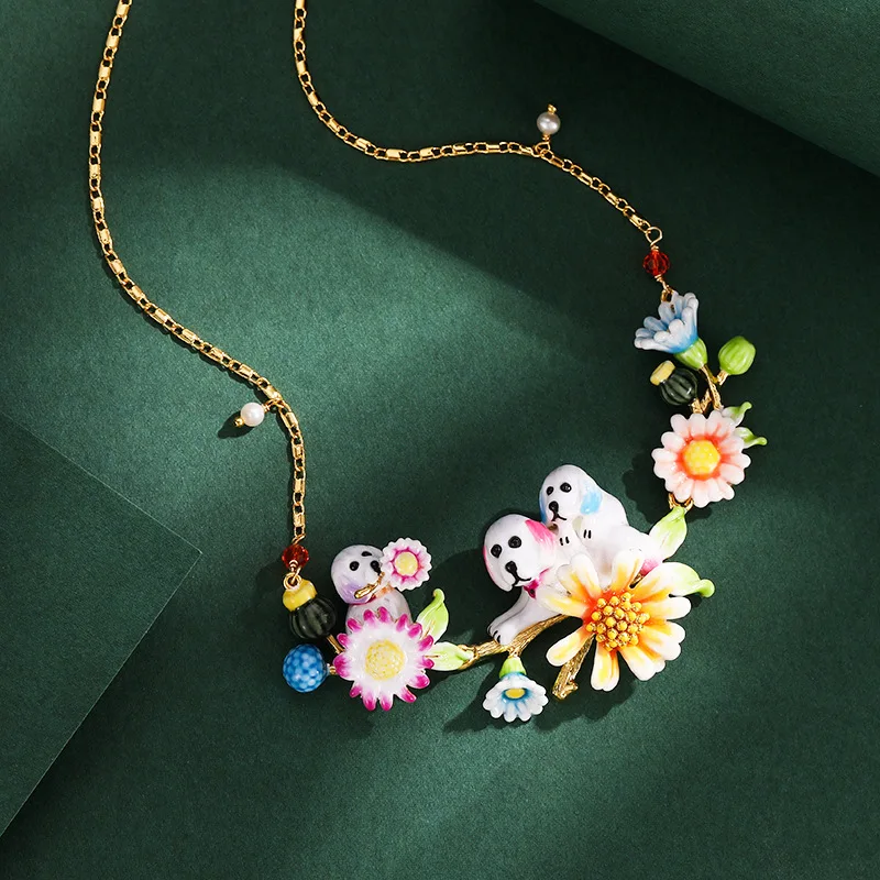 

French Romantic Three-dimensional Hand Painted Enamel Glaze Large-scale Haba Puppy Daisy Flower Necklace for Women