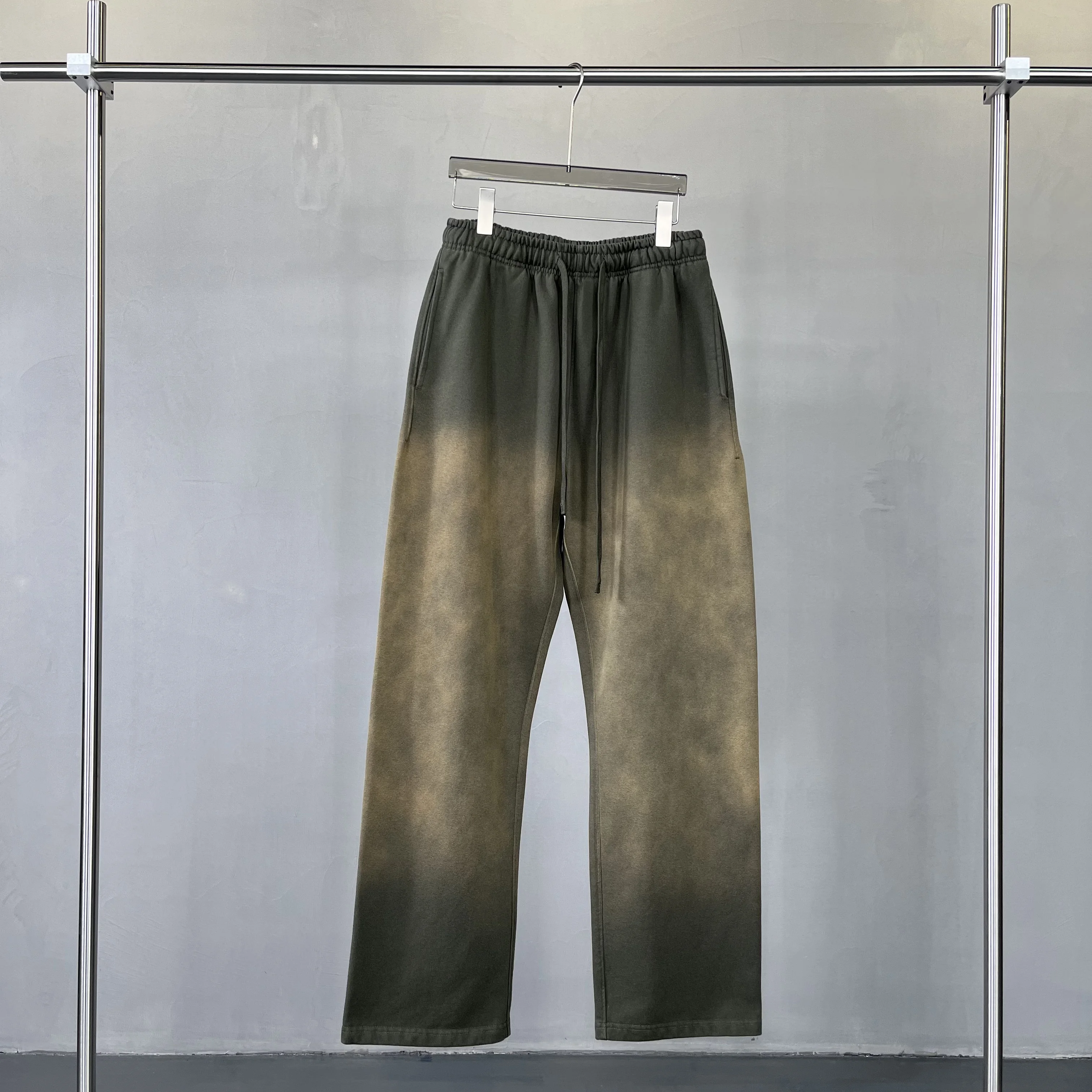 Spray-dyed sweatpants