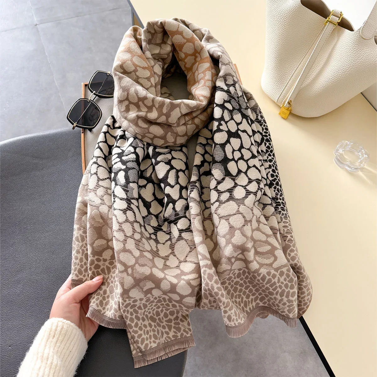 2024 Winter Scarf Luxury Cashmere Pashmina Shawls and Wraps Bufanda Lady Thick Warm Hijab Scarves Female Echarpe