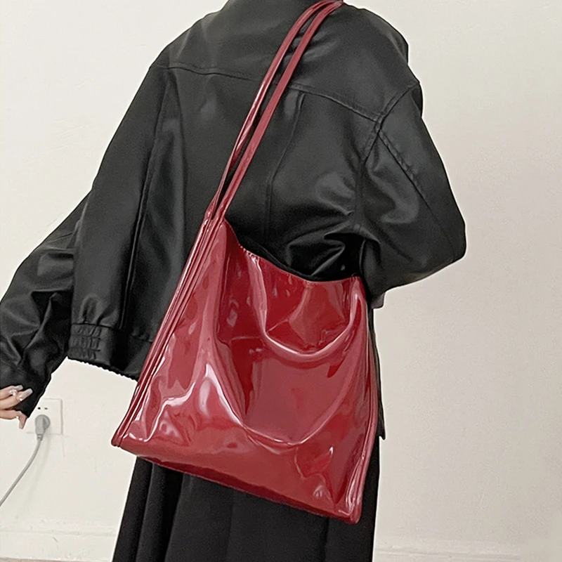 Luxury Designer Women\'s Tote Bag Fashion Patent Leather Glossy Underarm Shoulder Bags Large Capacity Commuting Handbags