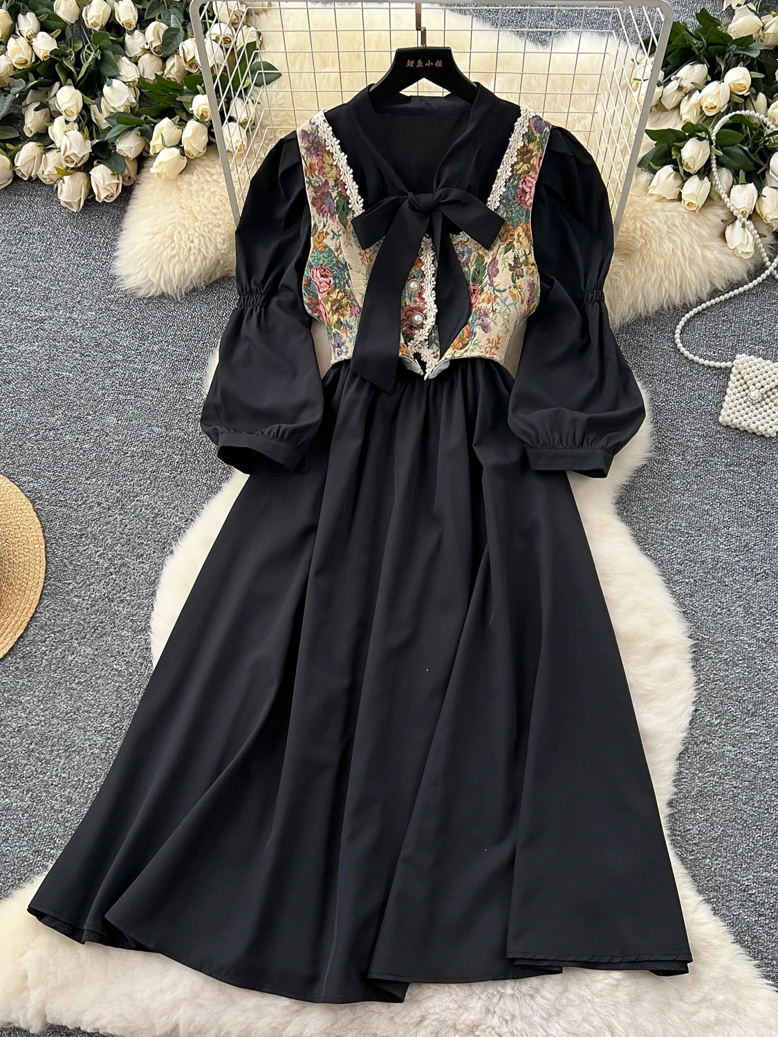 レトロな宮廷風レースパッチワーク刺繍ベストシャツ、バルーンスリーブ、レディースファッションセット、2025年夏トレンドのアウトフィットドレス