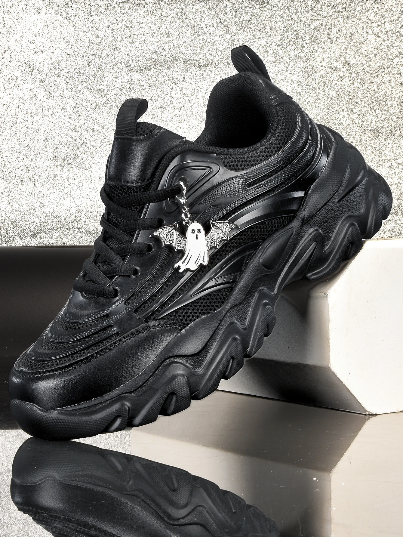 Women's Platform Sneakers with 5cm Height Increase, Retro Silver Ghost Metal Chain Decoration, Breathable Mesh, Eva Irregular Sole, Black Casual Sports Shoes, Trendy for Everyday Outings, Commuting, Sweet and Cool Style, Unique Design, Student-Friendly, Campus Versatile, Soft Sole, Non-Slip, Lightweight, Comfortable Sports Shoes for Women