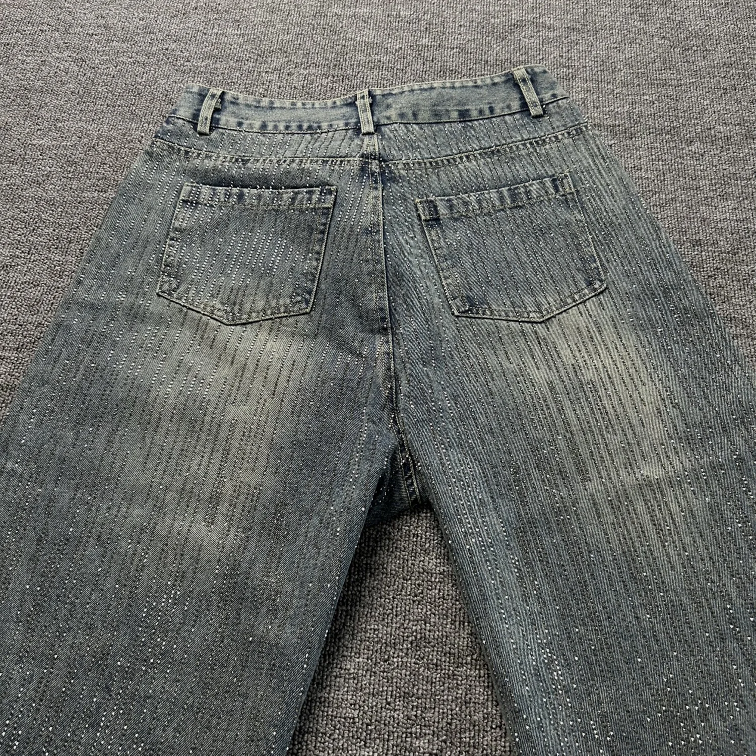 กางเกงยีนส์ขากว้างสไตล์สตรีทแฟชั่นสำหรับผู้หญิง แบรนด์ใหม่ ฤดูใบไม้ผลิ/ฤดูใบไม้ร่วง ประดับด้วยงานปัก