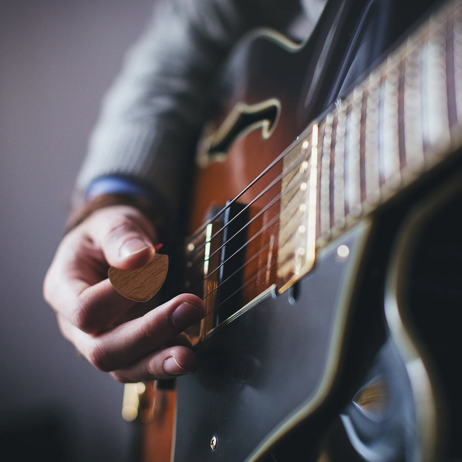 

8Pcs Wooden Guitar Picks Excellent Material Clean Edges Enhanced Playing Experience Guitar Practice Tools Instruments