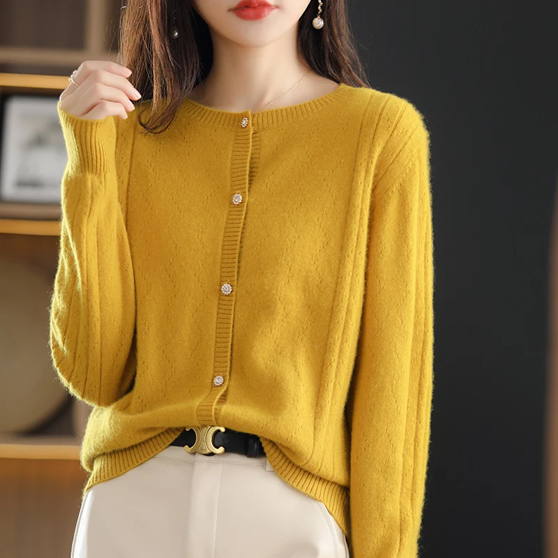 

2024 new autumn and winter, women's, short wool cardigan, casual, comfortable, popular, Korean style knitted sweater