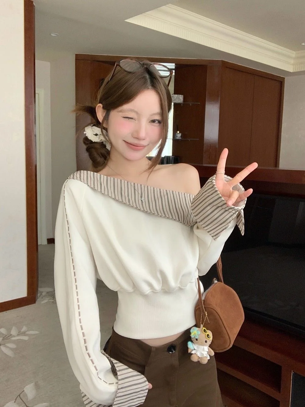 لقطة حقيقية الخريف مصمم كتلة اللون شريط تقسم غير المتماثلة الكتف طويلة الأكمام البلوز المرأة سليم صالح تنوعا Casua