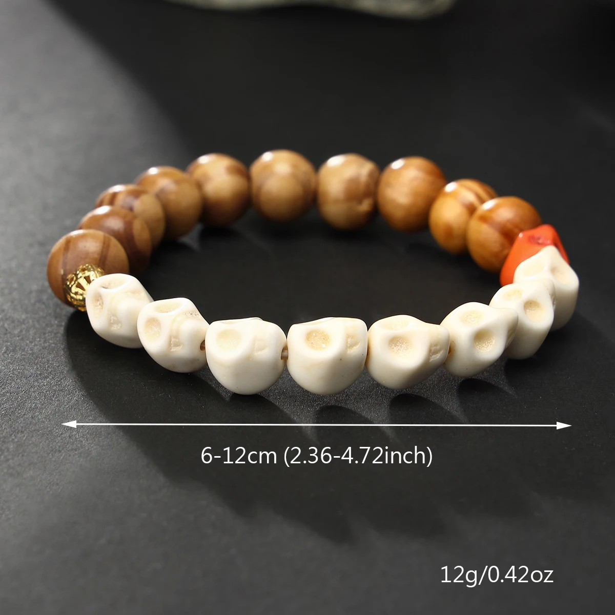 สร้อยข้อมือธีมฮาโลวีน 1 ชิ้น สร้อยข้อมือลูกปัดไม้รูปหัวกะโหลก (สีสุ่ม)