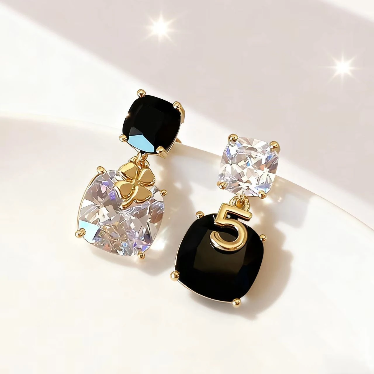 Luxury Brand Clover Exquisite Pendant Earrings, Trendy Women\'s Elegant Temperament Jewelry, Wedding Banquet Party Holiday Gifts