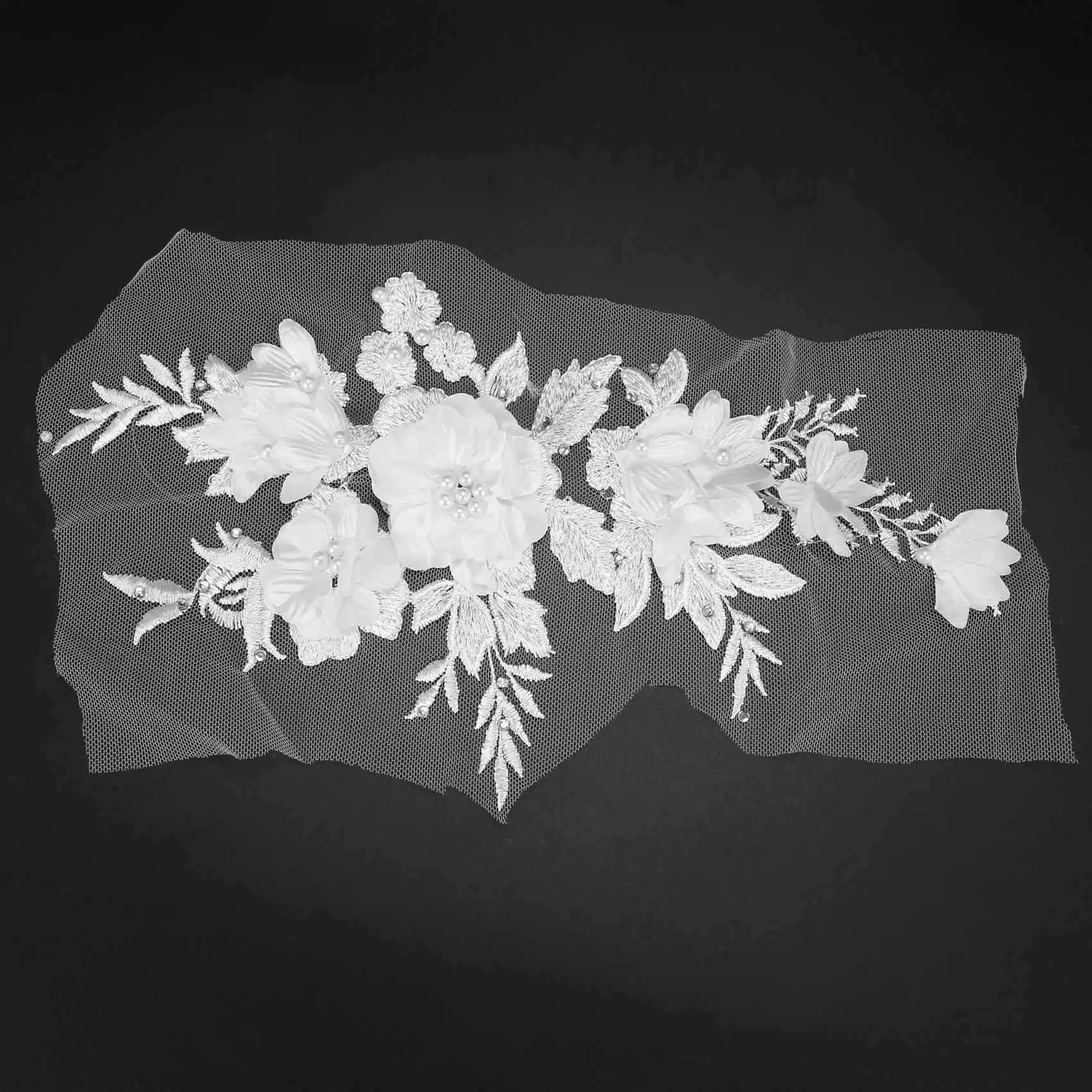 AT33 2X Beaded Hot Drilling Lace Bridal Beaded Flowers Embroidery Patches White