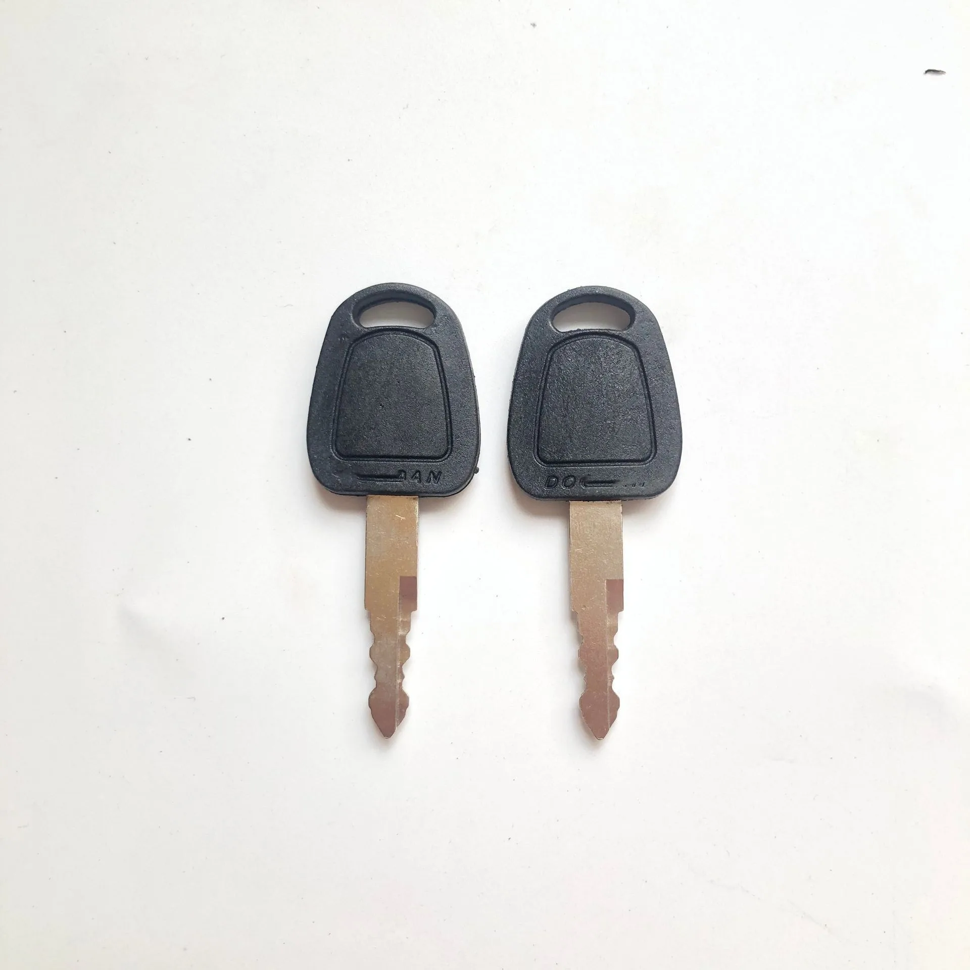 2Pcs D100 Key 110702-00151 For Daewoo Terex Doosan Excavator Heavy Equipment ELI80-0125 Ignition Switch Lock