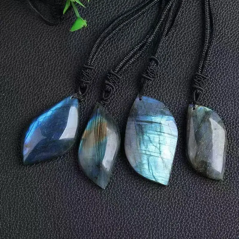 Stone Craft Natural Labradorite Stone Polished Geometric Shape Crystal Exquisite Training Stone