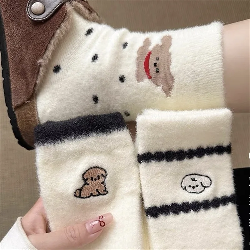 5 أزواج الجوارب النسائية مجموعة الكورية لطيف الكرتون جرو Kawaii مضحك منتصف جوارب أنبوبية الشتاء أفخم الدافئة سميكة جوارب يمكن السير بها على الأرض لفتاة #1