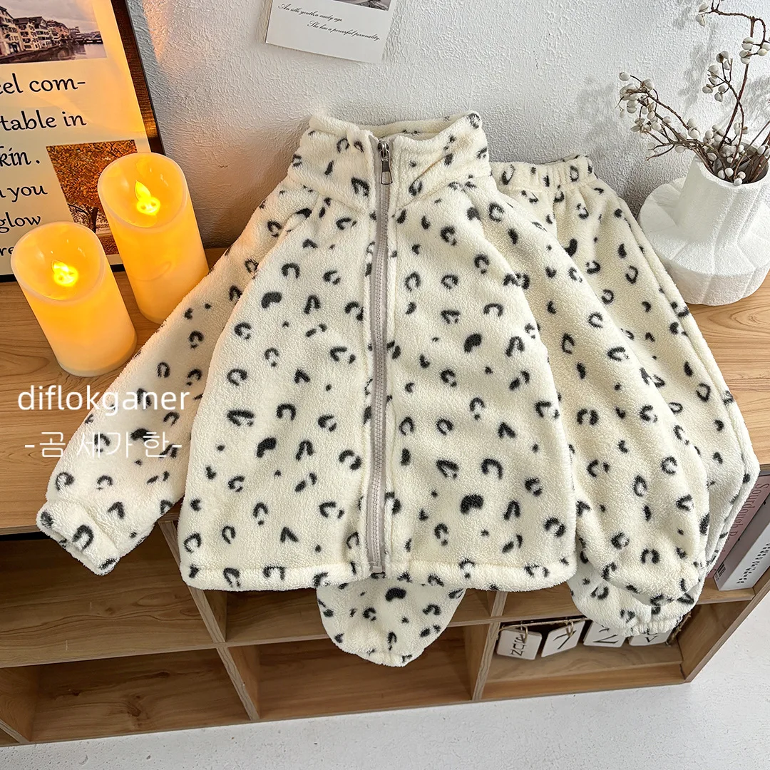2026 Baby-Mädchen-Kleidung Neues Plüsch-Set aus Fleece mit Cartoon-Motiv, Lässige Heimkleidung, Kinder-Oberteile und Unterteile – Detail 4