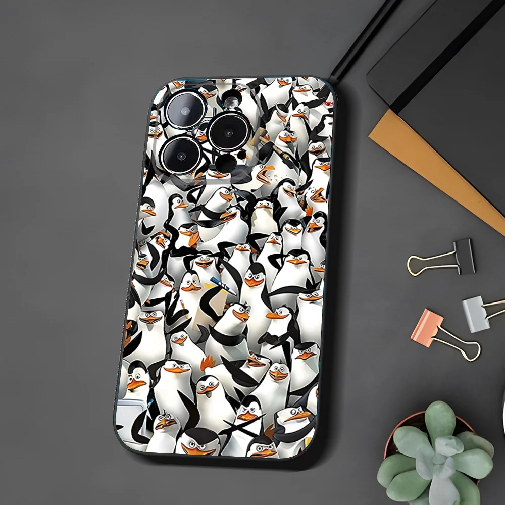 Funda de teléfono con diseño de los pingüinos de Madagascar, carcasa negra para Xiaomi 11, Redmi Note 11, 5G, 8T, 9A, 9, 10T, Note8Pro, Note 9, 12SUltra