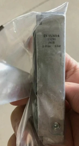 

Brand New EV- 15/63-4 13290 Diaphragm Clamping Cylinder, Hot Selling 1pcs Fast delivery